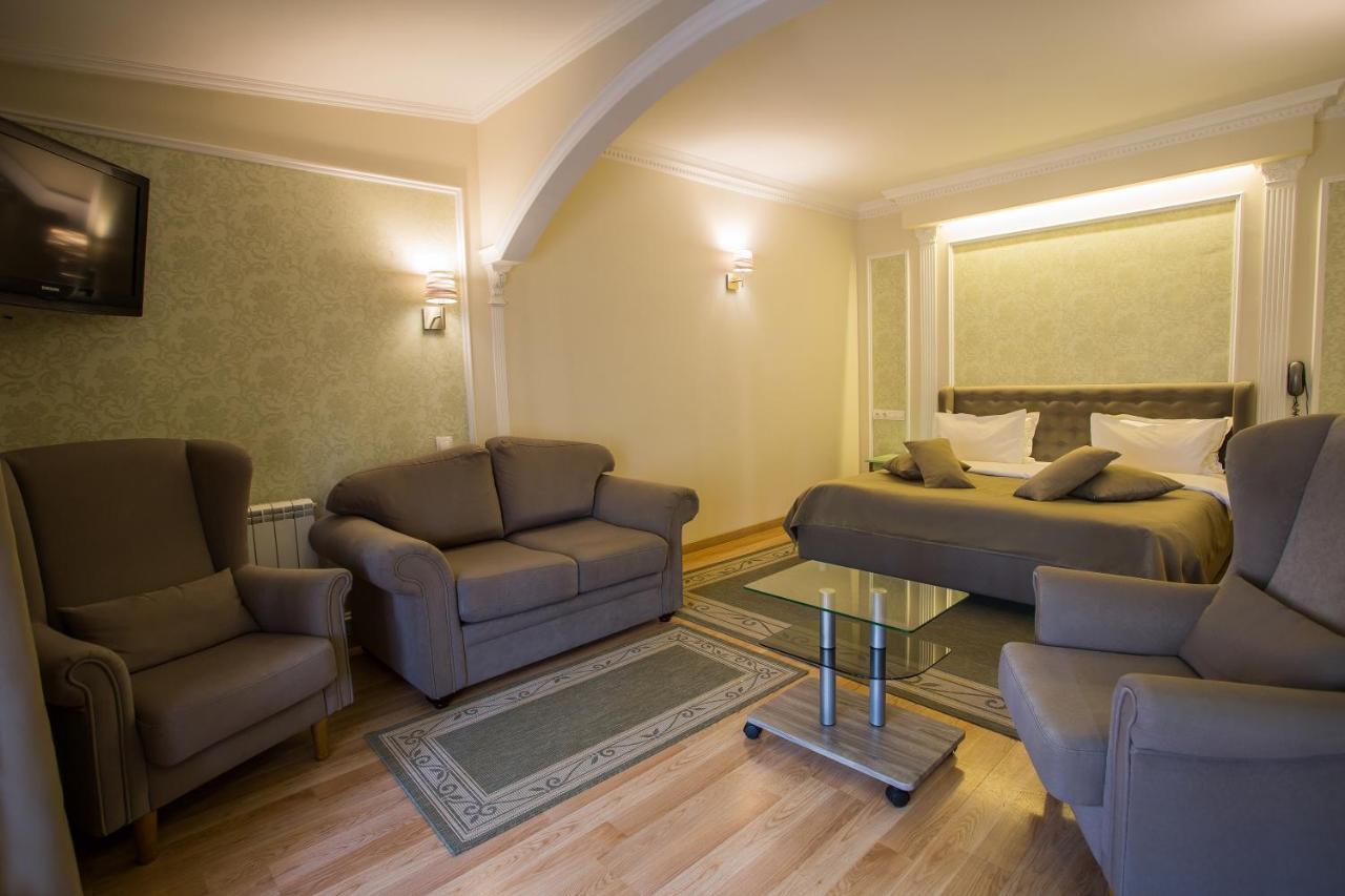 Spa-Hotel Myslyvskiy Dvir キエフ エクステリア 写真